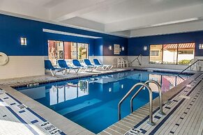 Regency Inn and Suites New London