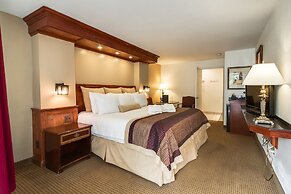 Twin Peaks Lodge & Hot Springs