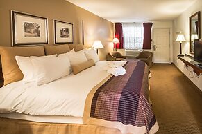 Twin Peaks Lodge & Hot Springs