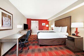 La Quinta Inn & Suites by Wyndham DC Metro Capital Beltway