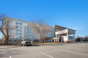La Quinta Inn & Suites by Wyndham DC Metro Capital Beltway