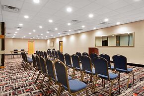 La Quinta Inn & Suites by Wyndham DC Metro Capital Beltway