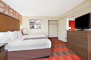 La Quinta Inn & Suites by Wyndham DC Metro Capital Beltway