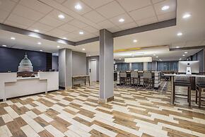 La Quinta Inn & Suites by Wyndham DC Metro Capital Beltway