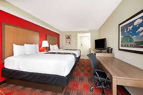 La Quinta Inn & Suites by Wyndham DC Metro Capital Beltway