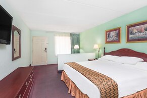 Days Inn by Wyndham Lavonia