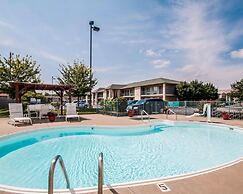 Econo Lodge Springfield I-44