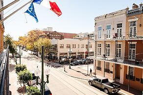 The Lafayette New Orleans By Kasa Living