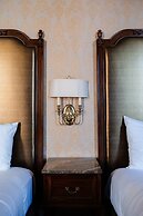 The Lafayette New Orleans By Kasa Living