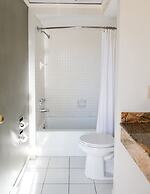 The Lafayette New Orleans By Kasa Living