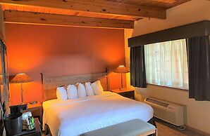 Crossroads Hotel and Event Center