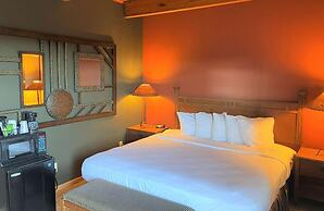 Crossroads Hotel and Event Center
