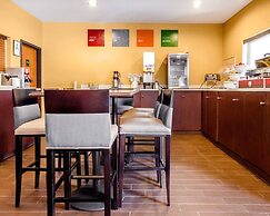 Comfort Suites Louisville East