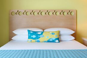 Aston Waikiki Circle Hotel