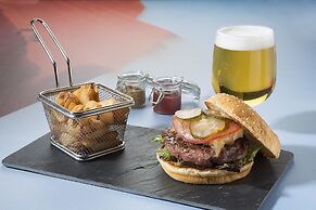 Hotel Chamartin The One