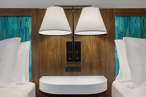 Hampton Inn & Suites by Hilton Toronto Downtown