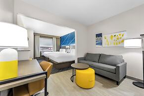 Comfort Suites London South