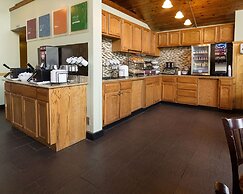 Comfort Inn & Suites Syracuse-Carrier Circle