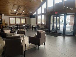 Comfort Inn & Suites Syracuse-Carrier Circle