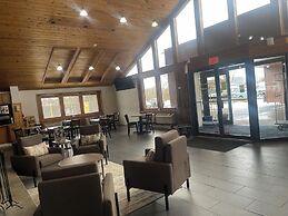 Comfort Inn & Suites Syracuse-Carrier Circle