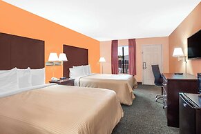 Days Inn by Wyndham Moulton