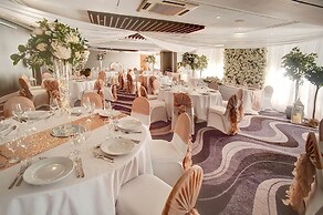 Sandman Signature London Gatwick Hotel