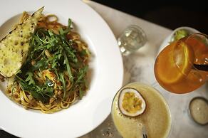 Sandman Signature London Gatwick Hotel