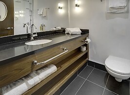 Sandman Signature London Gatwick Hotel