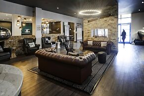 Sandman Signature London Gatwick Hotel