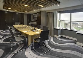 Sandman Signature London Gatwick Hotel