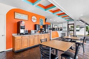 Howard Johnson by Wyndham Vero Beach / Downtown