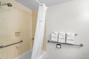 Howard Johnson by Wyndham Vero Beach / Downtown
