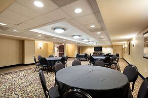 Arlington Court Suites, a Clarion Collection Hotel