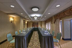 Arlington Court Suites, a Clarion Collection Hotel