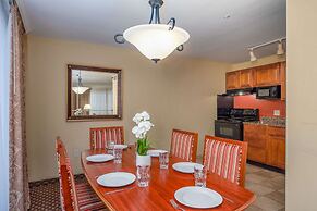 Arlington Court Suites, a Clarion Collection Hotel