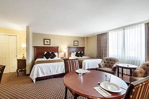 Arlington Court Suites, a Clarion Collection Hotel