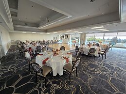 Claremont Resort & Club