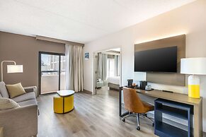 Comfort Inn & Suites Arlington Heights - Buffalo Grove