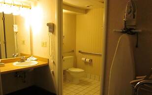 Howard Johnson by Wyndham Benton Harbor/St. Joseph