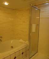 Howard Johnson by Wyndham Benton Harbor/St. Joseph