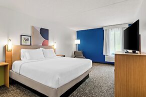 Spark by Hilton Lexington
