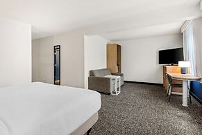 Spark by Hilton Lexington