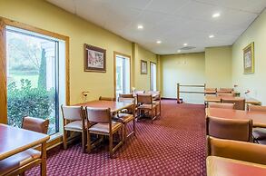 Quality Inn & Suites Lexington near I-64 and I-81