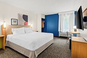 Spark by Hilton Lexington
