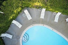 Plantation Hale Suites