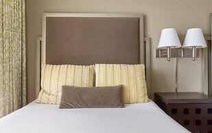 Plantation Hale Suites