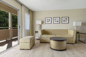 Plantation Hale Suites