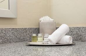 Plantation Hale Suites