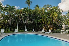 Plantation Hale Suites