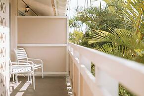 Plantation Hale Suites